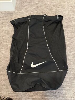Nike Large Black Mesh Equipment Ball Bag Backpack Straps Swoosh 35"